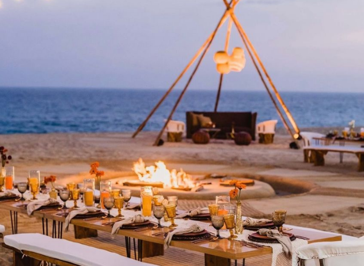 Gala Dinner bãi biển trong chương trình tour Phan Thiết 30/4 cho doanh nghiệp